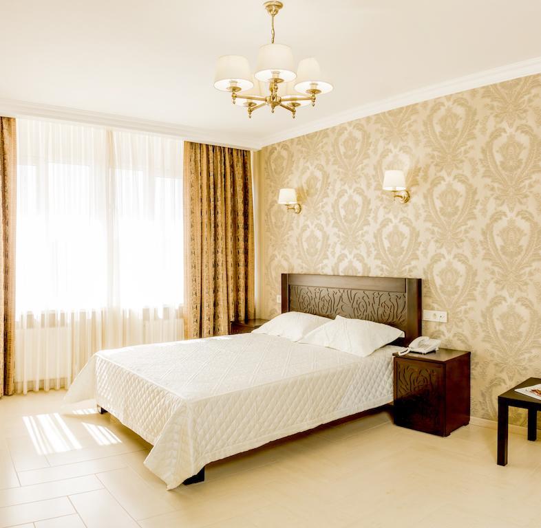 Hotel Premier Камянске Стая снимка